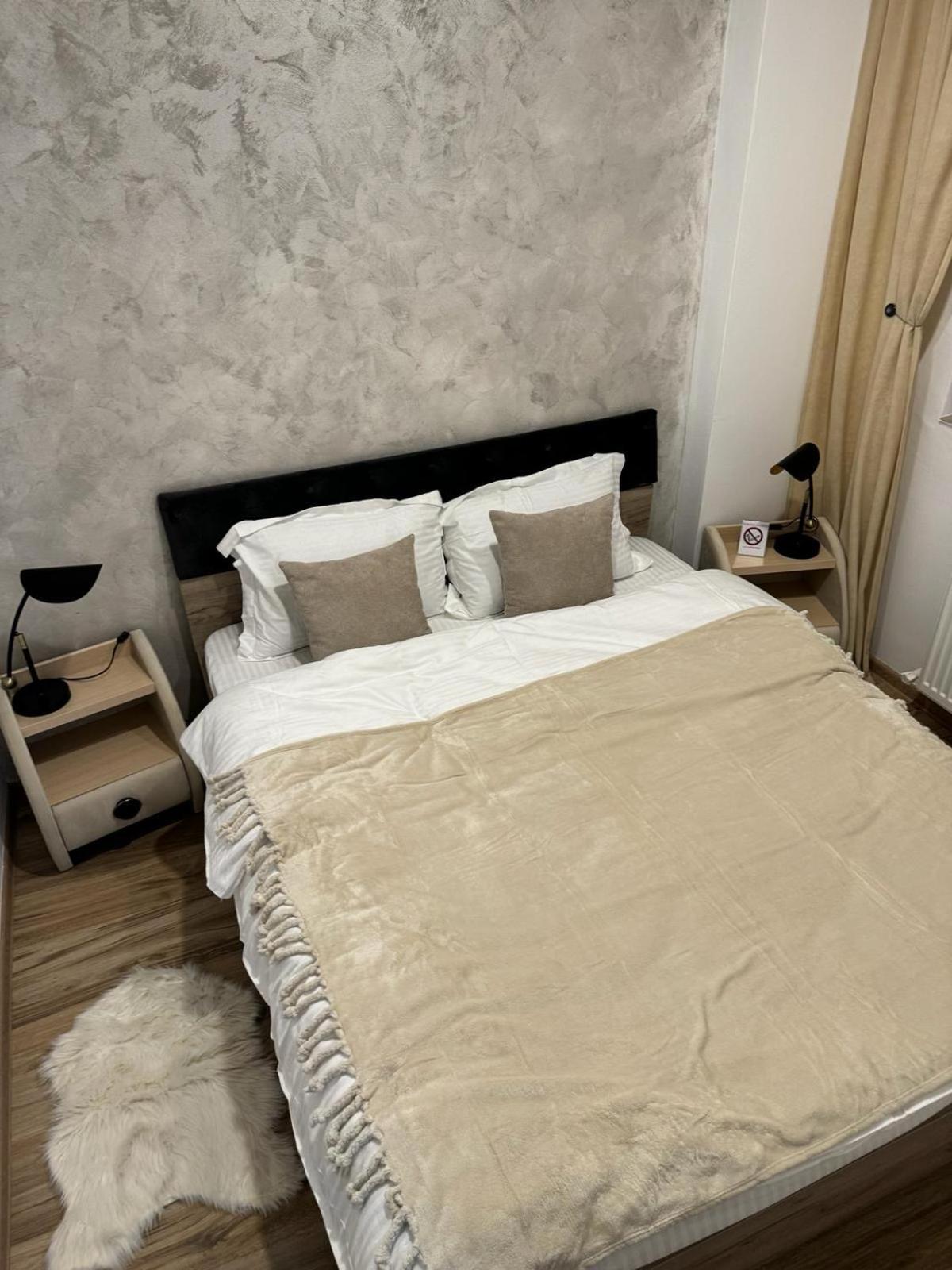 ياش Luxury Young Residence المظهر الخارجي الصورة